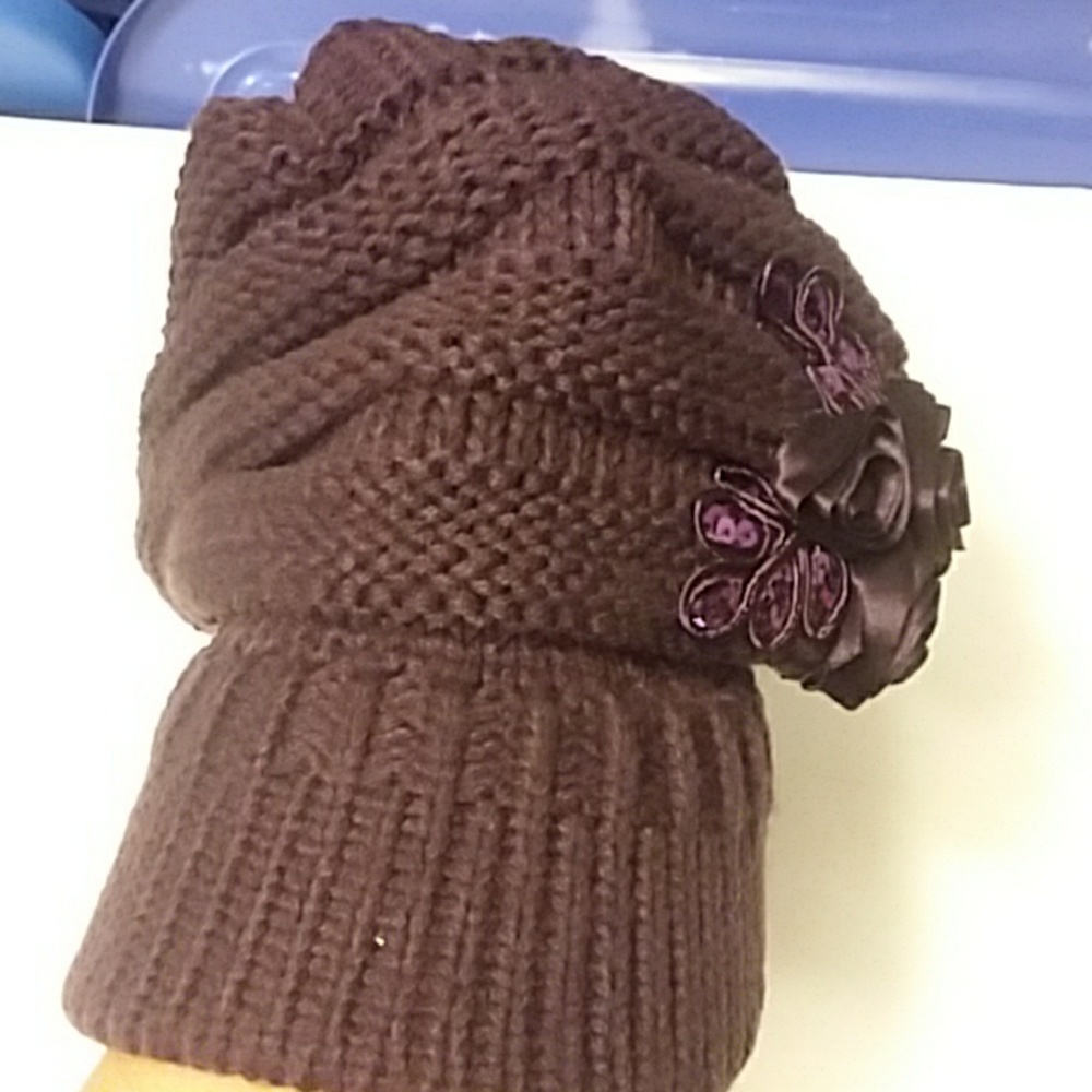 C.C Exclusive hat - Picture 5 of 5